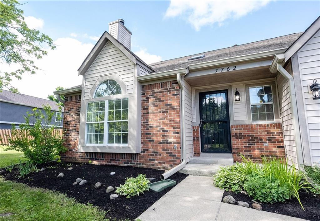 7762 Geist Bluff Drive Indianapolis, IN 46236 - Photo 2 of 57