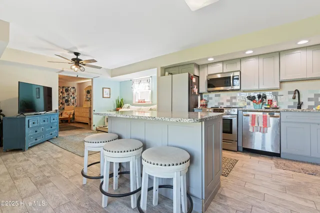 $229,000 | 198 Jefferson Road, Lake Waccamaw, NC 28450