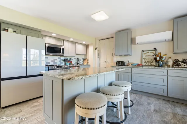 $229,000 | 198 Jefferson Road, Lake Waccamaw, NC 28450