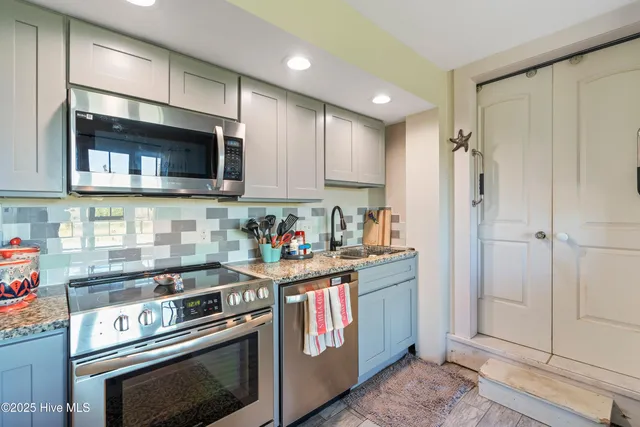 $229,000 | 198 Jefferson Road, Lake Waccamaw, NC 28450