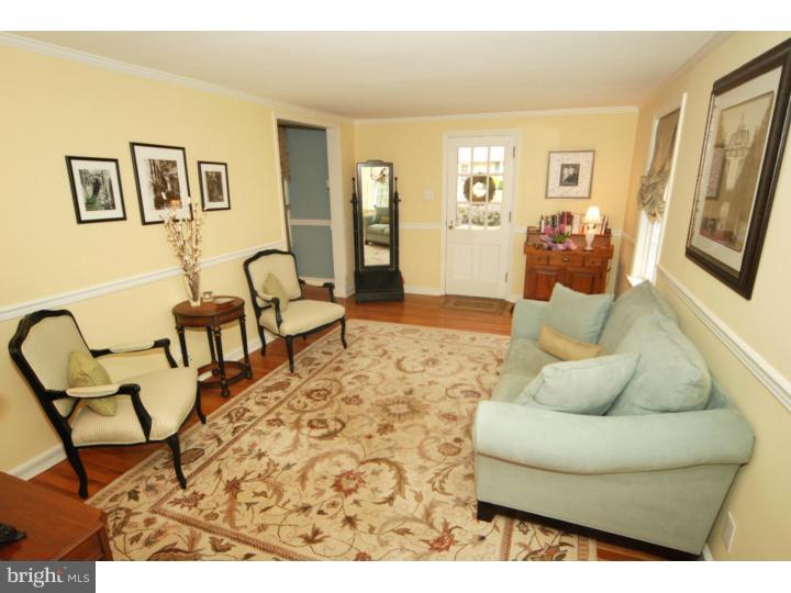 409 Oreland Mill Road Oreland, PA 19075 - Photo 4 of 25 Living Room