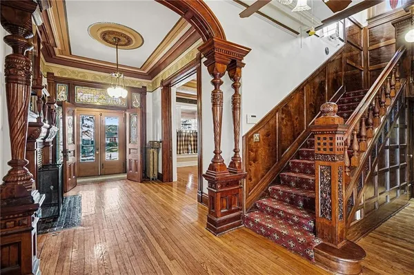 $925,000 | 425 Gladstone Boulevard, Kansas City, MO 64124