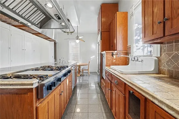 $925,000 | 425 Gladstone Boulevard, Kansas City, MO 64124
