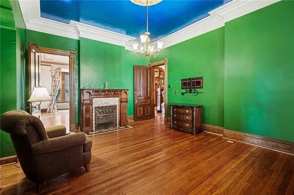 $925,000 | 425 Gladstone Boulevard, Kansas City, MO 64124