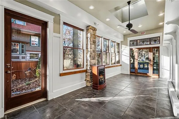 $925,000 | 425 Gladstone Boulevard, Kansas City, MO 64124