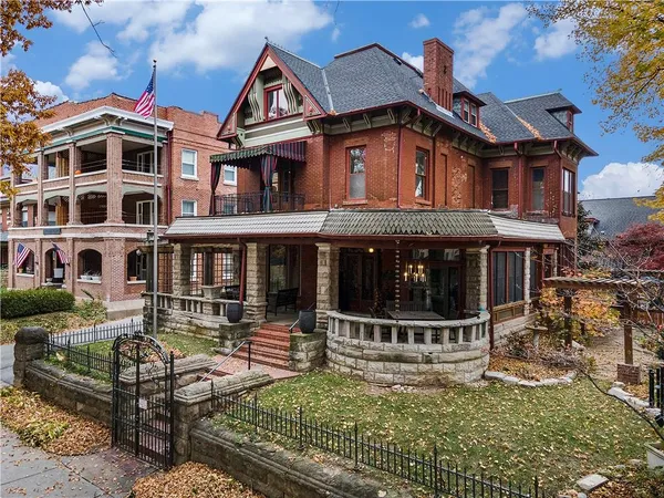 $925,000 | 425 Gladstone Boulevard, Kansas City, MO 64124