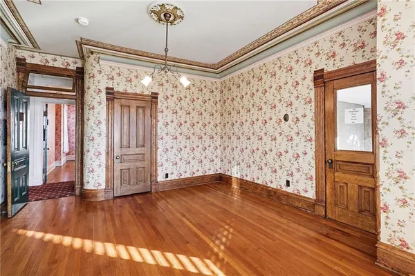 $925,000 | 425 Gladstone Boulevard, Kansas City, MO 64124