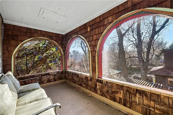 $925,000 | 425 Gladstone Boulevard, Kansas City, MO 64124