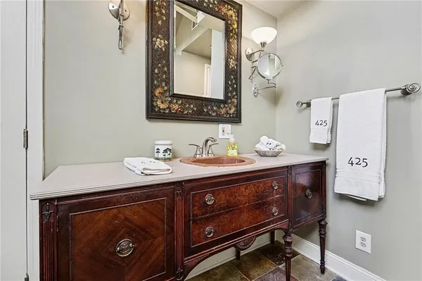 $925,000 | 425 Gladstone Boulevard, Kansas City, MO 64124