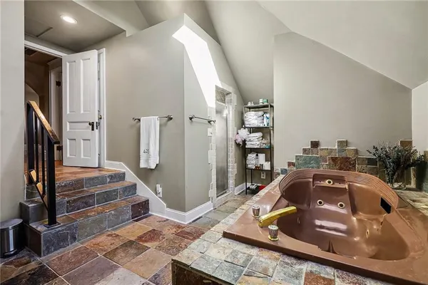 $925,000 | 425 Gladstone Boulevard, Kansas City, MO 64124