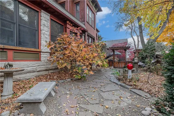 $925,000 | 425 Gladstone Boulevard, Kansas City, MO 64124