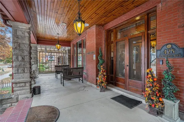 $999,900 | 425 Gladstone Boulevard, Kansas City, MO 64124