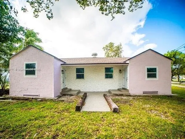 $1,850 | 412 Columbus Parkway, Unit 2, Hollywood, FL 33021