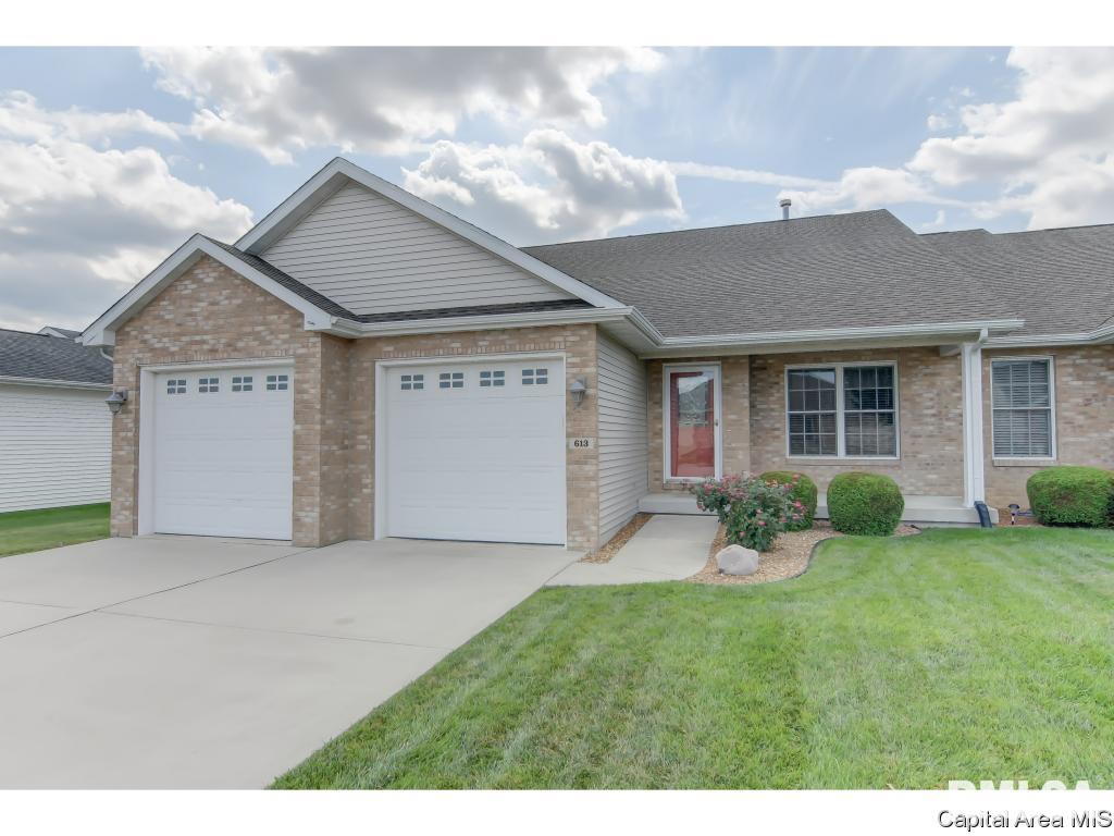 613 Heathrow Lane Rochester, IL 62563 - Photo 1 of 36