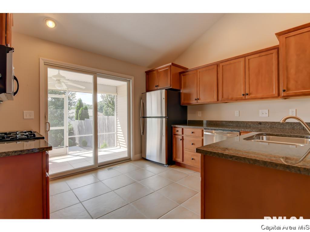 613 Heathrow Lane Rochester, IL 62563 - Photo 11 of 36