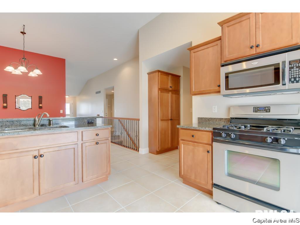 613 Heathrow Lane Rochester, IL 62563 - Photo 12 of 36