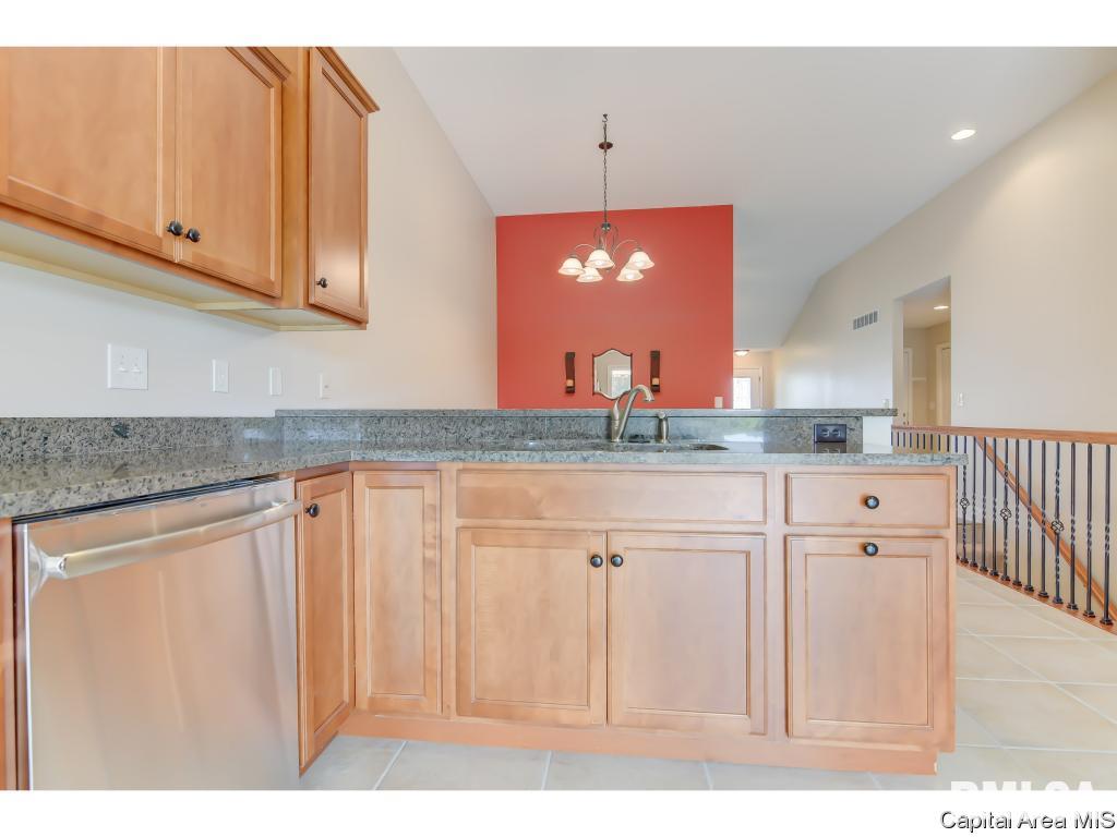 613 Heathrow Lane Rochester, IL 62563 - Photo 14 of 36