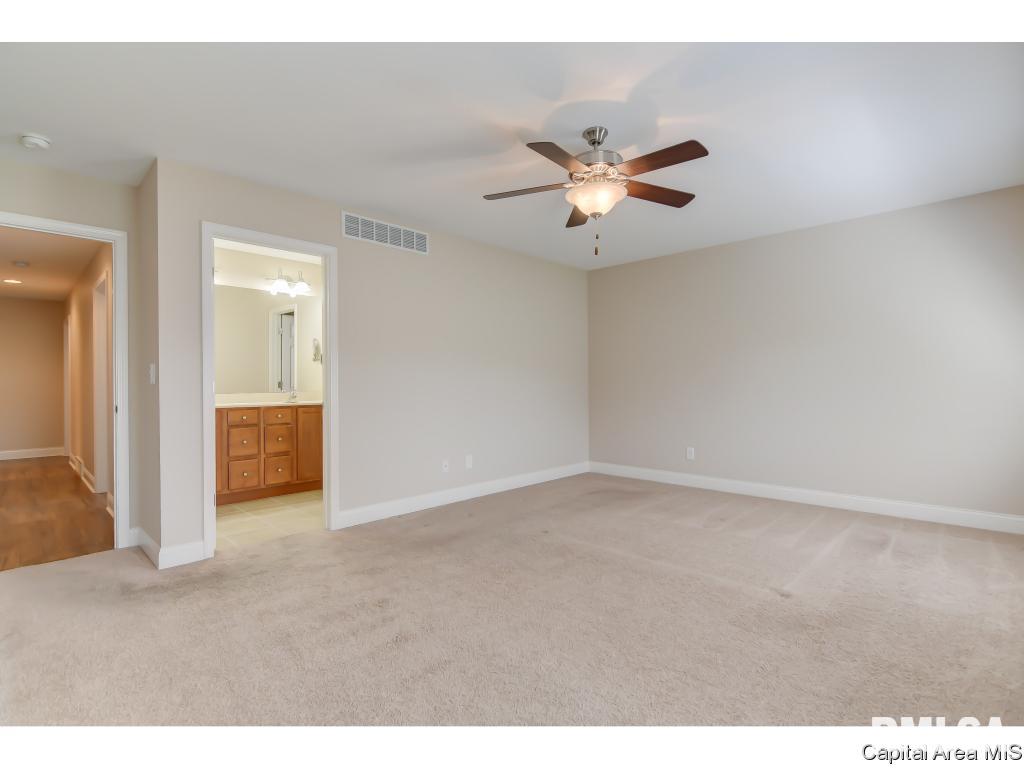 613 Heathrow Lane Rochester, IL 62563 - Photo 16 of 36