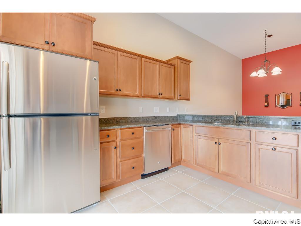 613 Heathrow Lane Rochester, IL 62563 - Photo 10 of 36