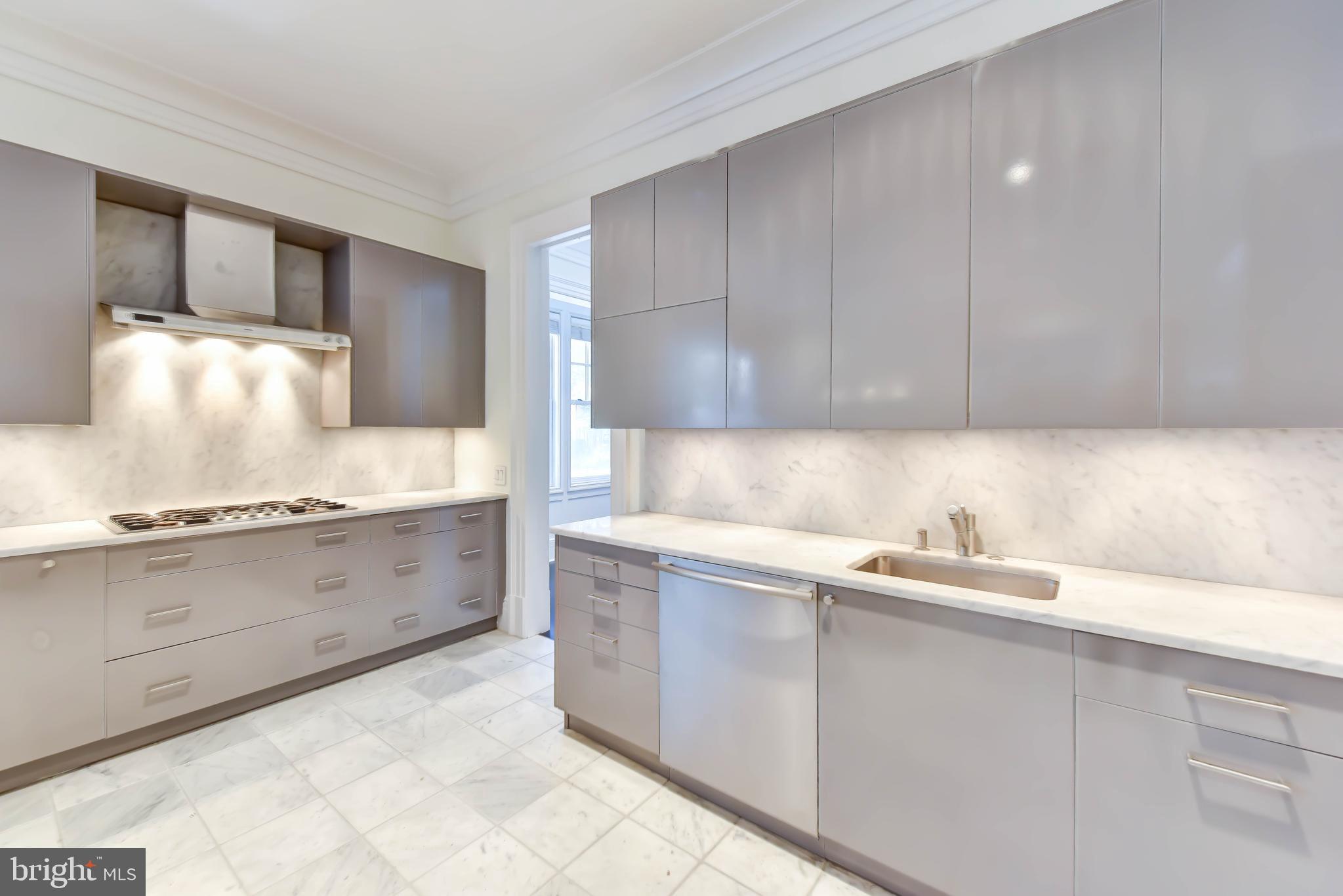 2733 Cathedral Avenue Northwest Washington, DC 20008 - Photo 12 of 36 Kitchen