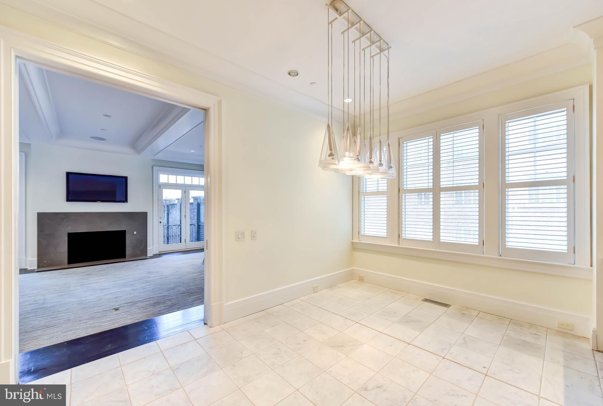 2733 Cathedral Avenue Northwest Washington, DC 20008 - Photo 16 of 36 Table Space Kitchen