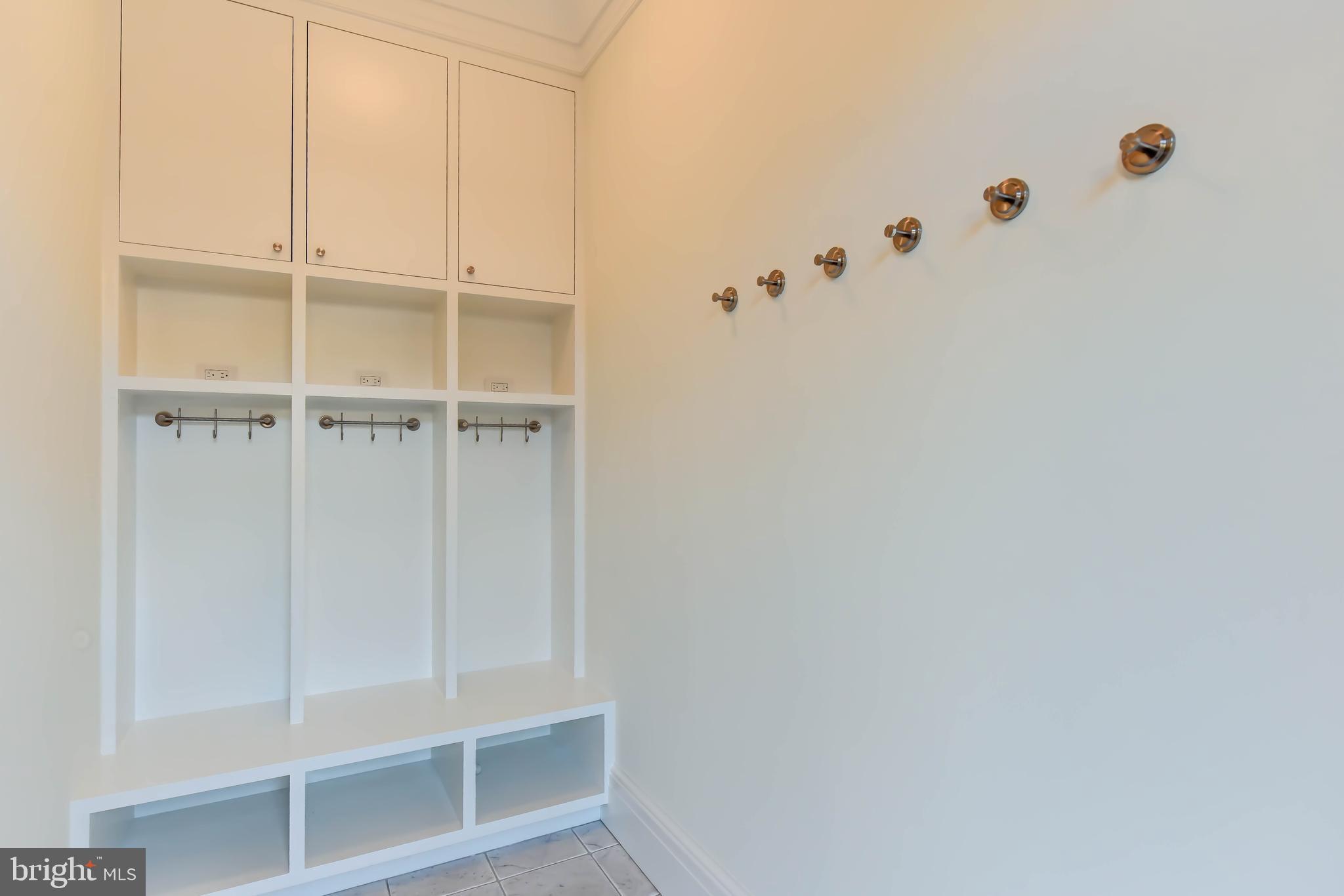 2733 Cathedral Avenue Northwest Washington, DC 20008 - Photo 17 of 36 Mud room