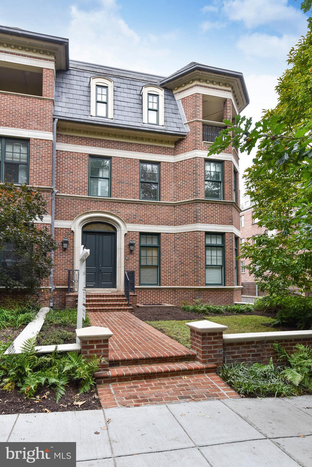 2733 Cathedral Avenue Northwest Washington, DC 20008 - Photo 2 of 36