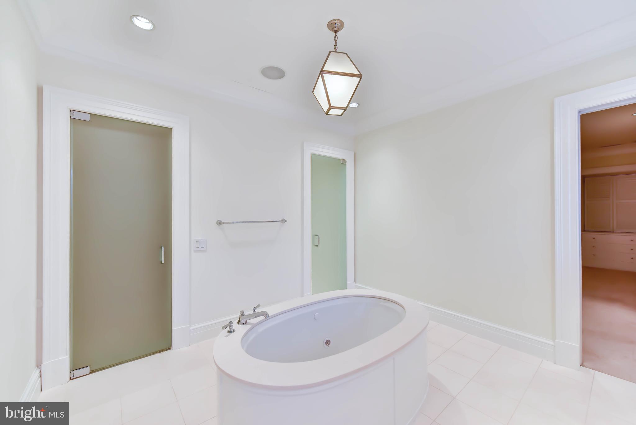 2733 Cathedral Avenue Northwest Washington, DC 20008 - Photo 25 of 36