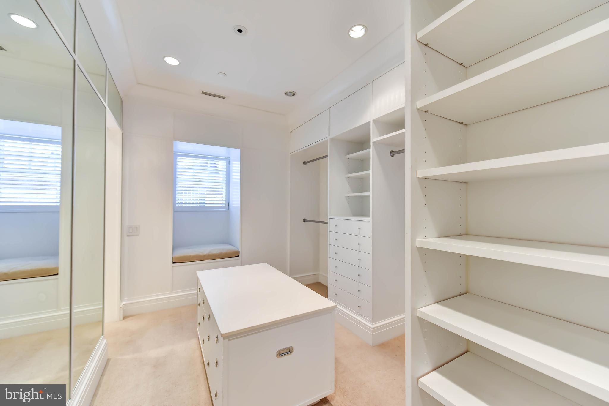 2733 Cathedral Avenue Northwest Washington, DC 20008 - Photo 26 of 36 Walk in closet - MBR