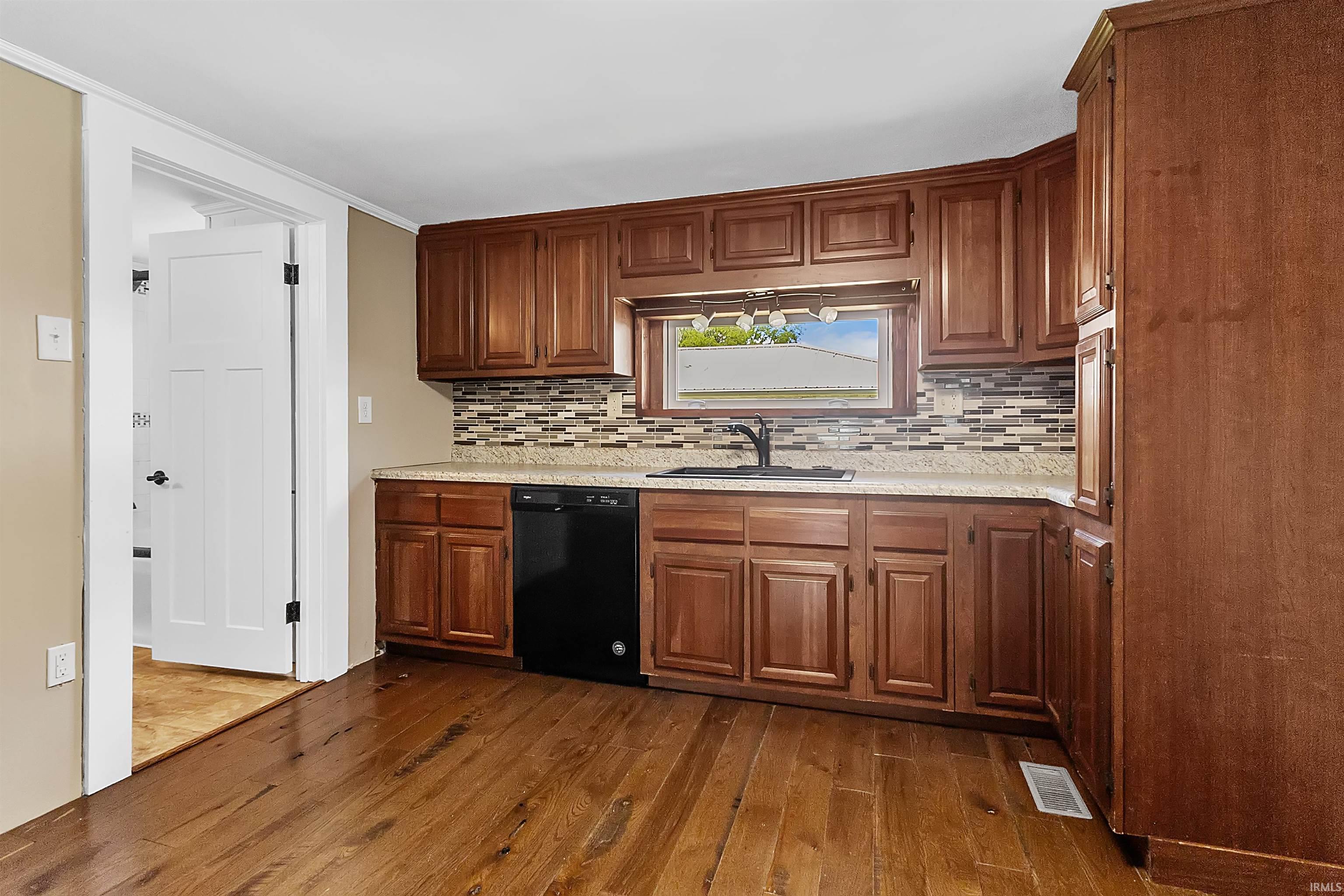 103 East Harrison Street Delphi, IN 46923 - Photo 12 of 29