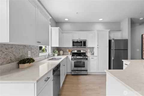 $874,995 | 12310 Northeast 92nd Street, Unit H204, Kirkland, WA 98033