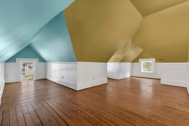 $339,900 | 710 Gresham Street, Smithville, TX 78957