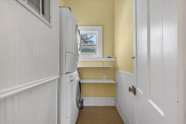 $339,900 | 710 Gresham Street, Smithville, TX 78957