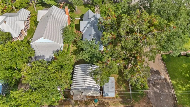 $339,900 | 710 Gresham Street, Smithville, TX 78957