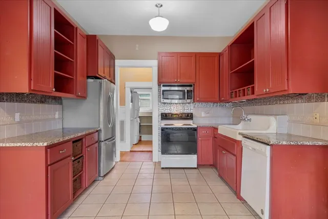 $339,900 | 710 Gresham Street, Smithville, TX 78957