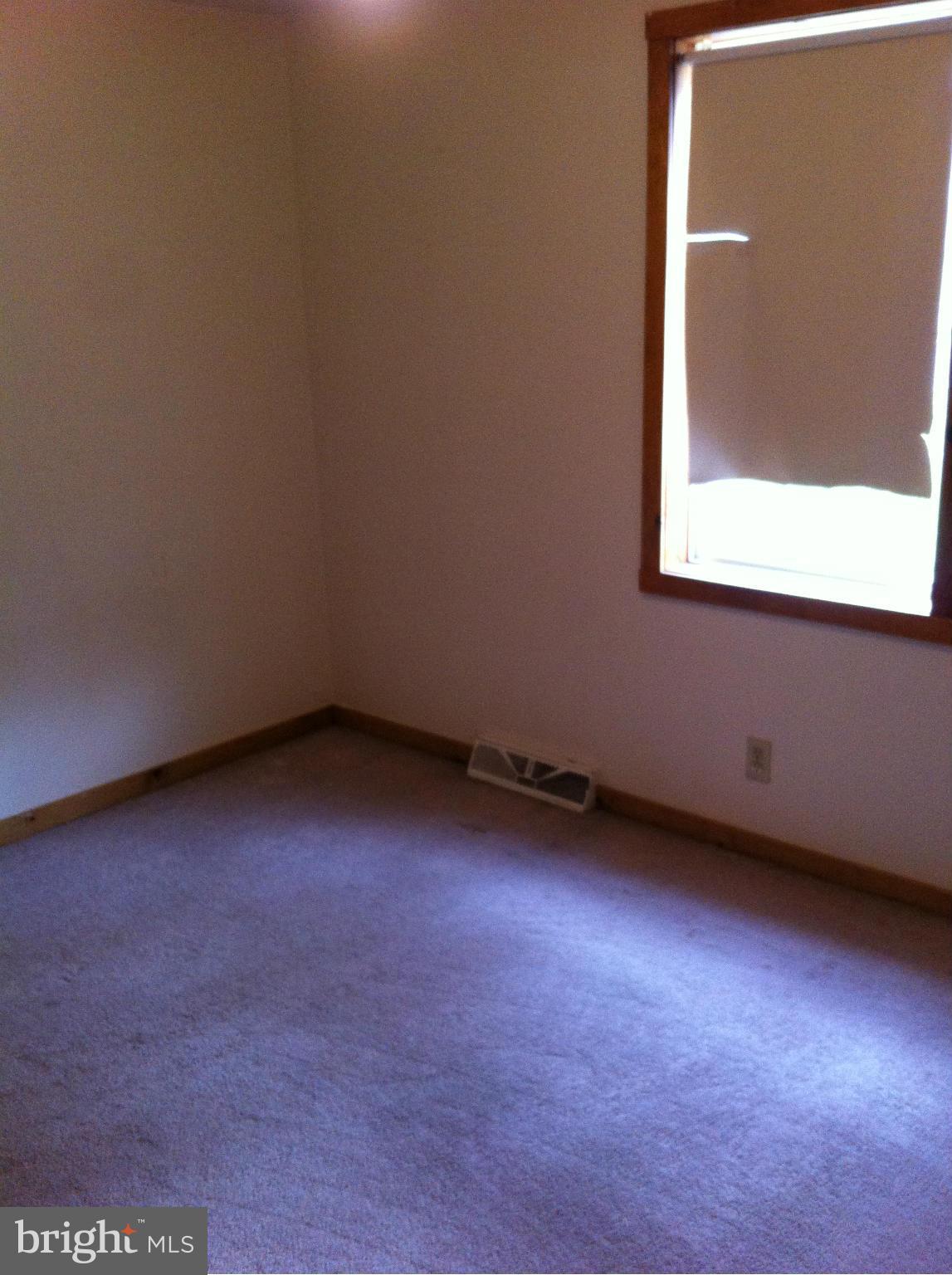 22701 Gilpin Road Northeast Flintstone, MD 21530 - Photo 10 of 14 sitting area