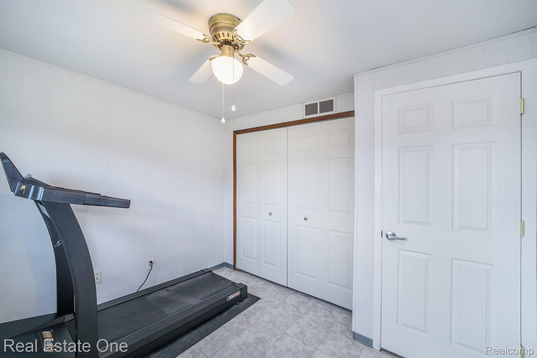 35750 Shell Drive Sterling Heights, MI 48310 - Photo 23 of 38 4th bedroom