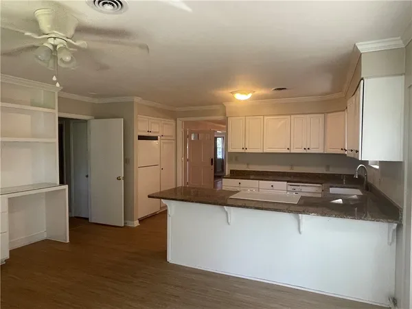 $2,700 | 205 Cater Street, St. Simons Island, GA 31522