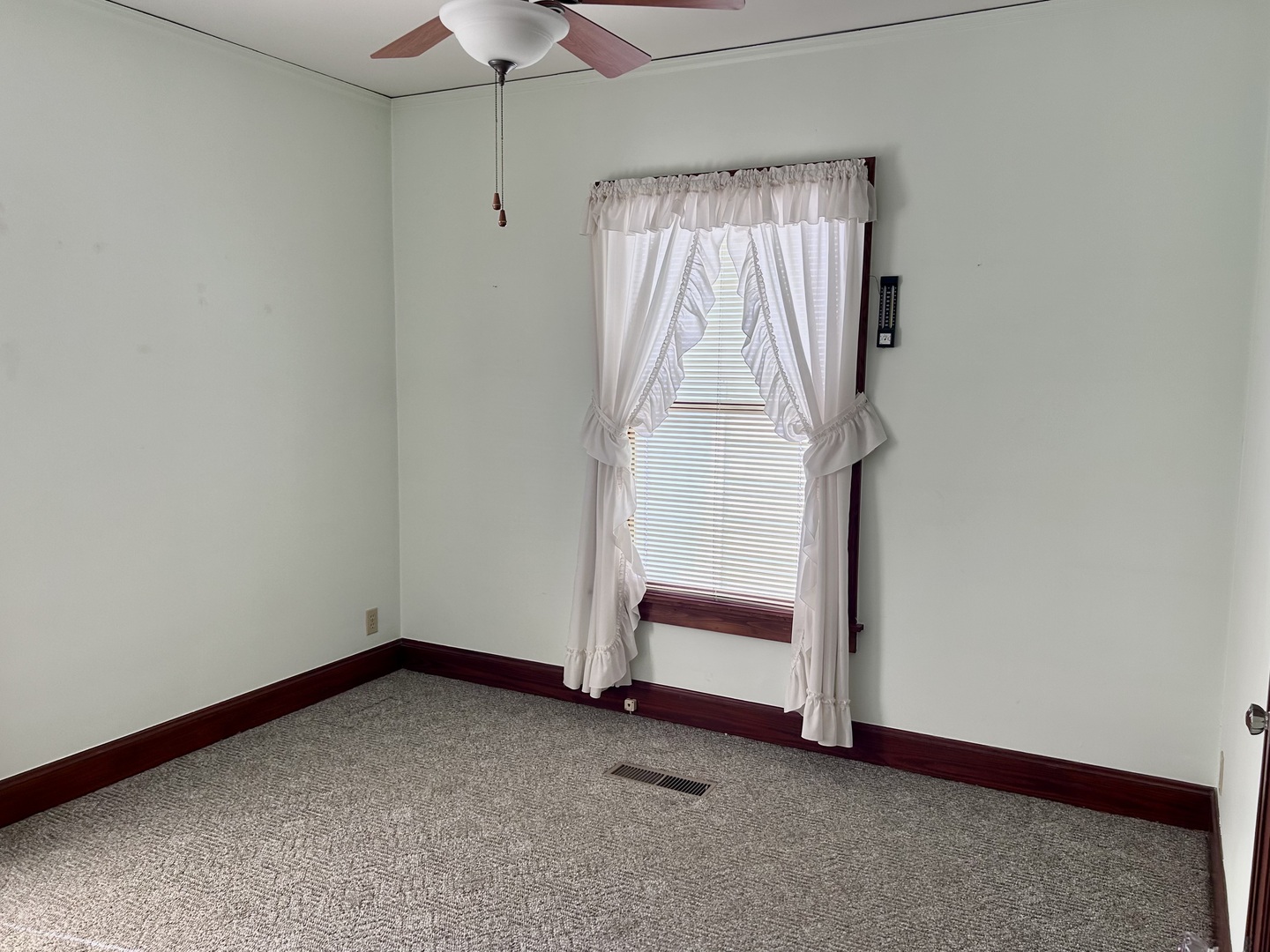 425 West Peru Street Princeton, IL 61356 - Photo 9 of 17