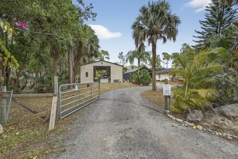 $915,000 | 15773 85th Road North, Loxahatchee, FL 33470