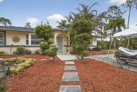 $915,000 | 15773 85th Road North, Loxahatchee, FL 33470