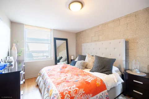 $699,000 | 1705 North Clybourn Avenue, Unit E, Chicago, IL 60614