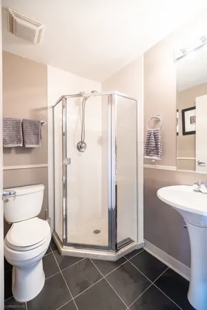 $699,000 | 1705 North Clybourn Avenue, Unit E, Chicago, IL 60614