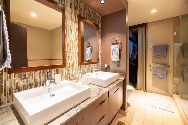 $699,000 | 1705 North Clybourn Avenue, Unit E, Chicago, IL 60614