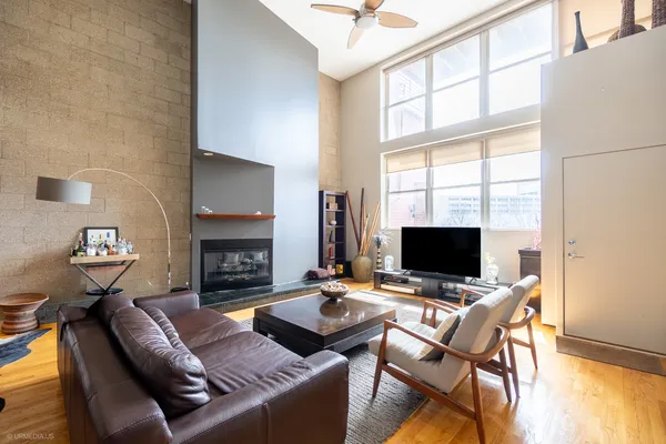 $699,000 | 1705 North Clybourn Avenue, Unit E, Chicago, IL 60614