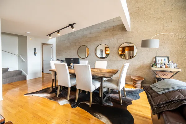 $699,000 | 1705 North Clybourn Avenue, Unit E, Chicago, IL 60614