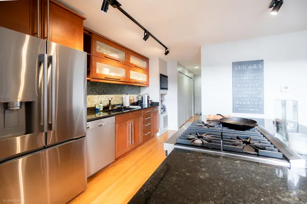 $699,000 | 1705 North Clybourn Avenue, Unit E, Chicago, IL 60614