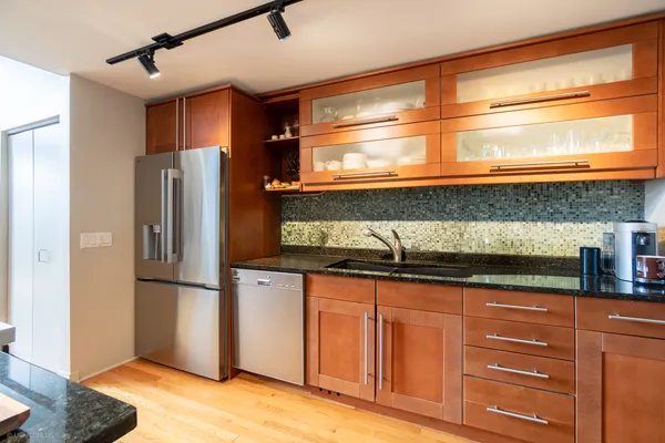 $699,000 | 1705 North Clybourn Avenue, Unit E, Chicago, IL 60614