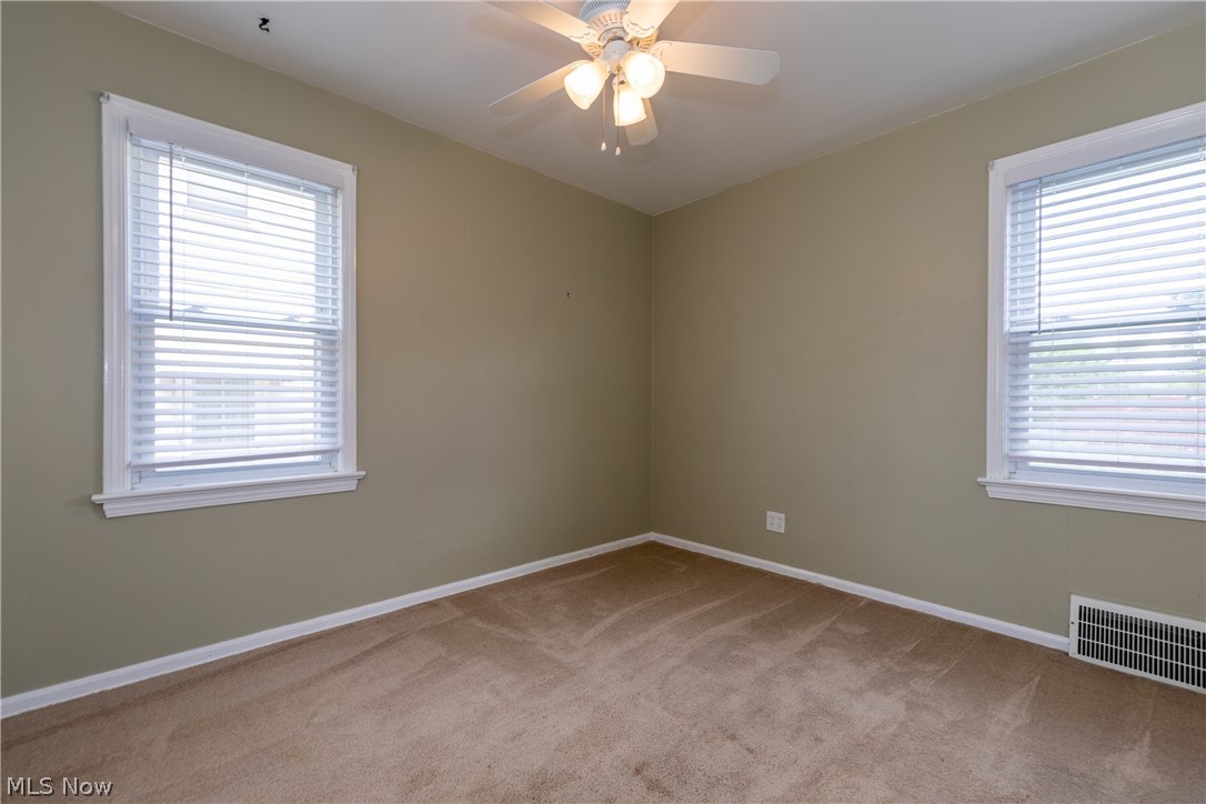 1461 Sunset Road Cleveland, OH 44124 - Photo 12 of 29