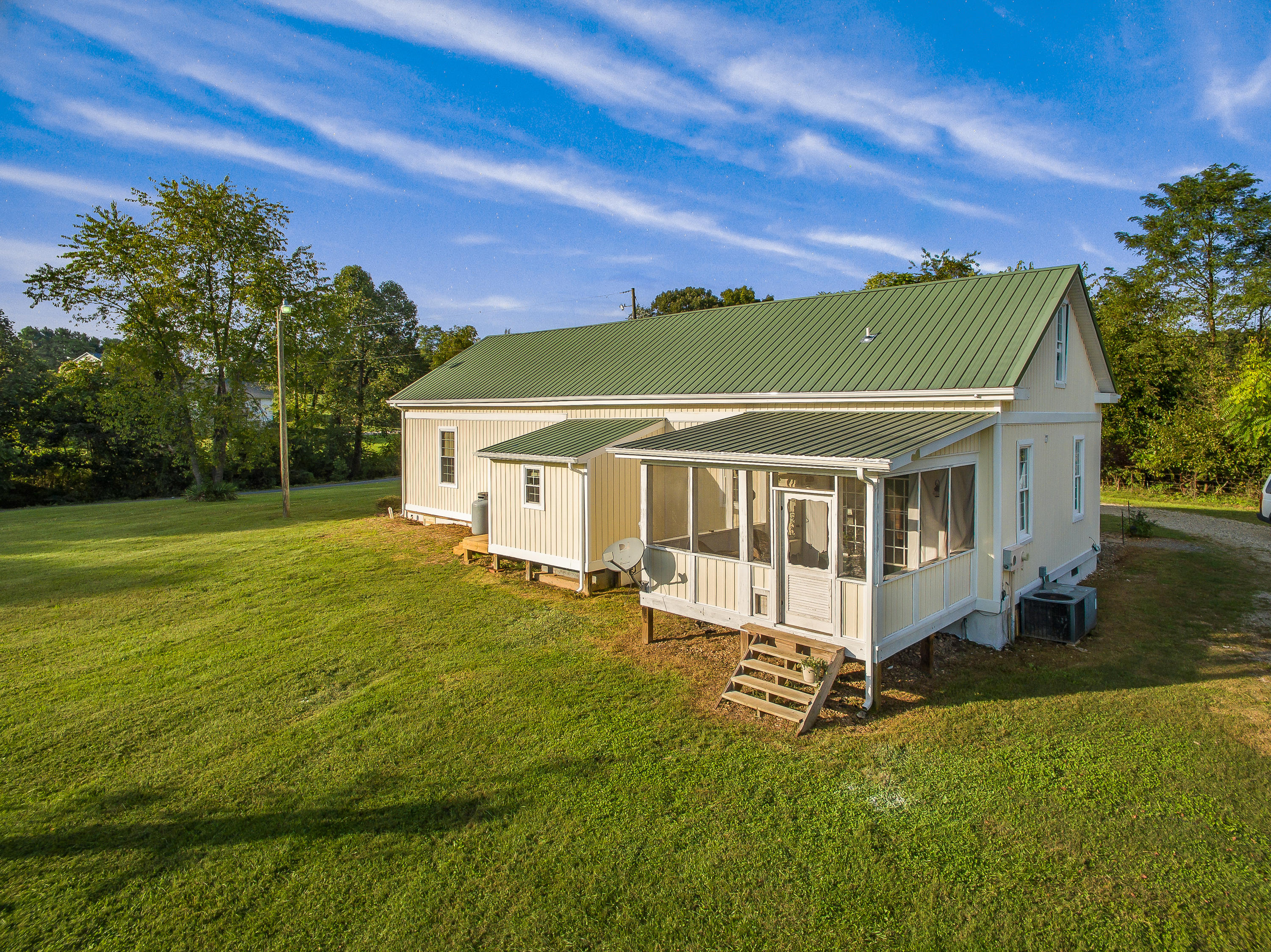 1046 Navigation Point Goodview, VA 24095 - Photo 3 of 24 IMG_171_6